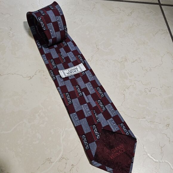 Vintage Gianni Versace Silk Aztec Designer Logo Men’s Neck Tie Made In Italy - Picture 7 of 10